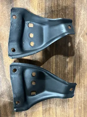 11811701013 Bmw E30 325 Ix Engine Support Bracket Bottom Pair Reconditioned