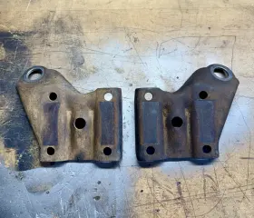 Ebc6dz-5796pr Fomoco 1967-70 Mustang Shock Plates Rear Mounting Lh Rh Falcon Futura Grande Oem