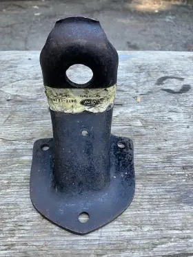 D8tz-18169-a Ford D8tz18169a Nos Oem 1973-1979 Truck F Series Rear Shock Mount Bracket # 2