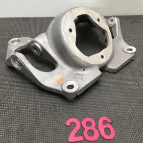 54641-3m000 Hyundai 2012 Genesis Passenger Right Front Suspension Strut Mount Bracket Oem