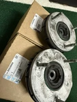 (2) Genuine Gm Strut Mount Used Pair - Oem Part# 85528668. Fixed Price $50.00.